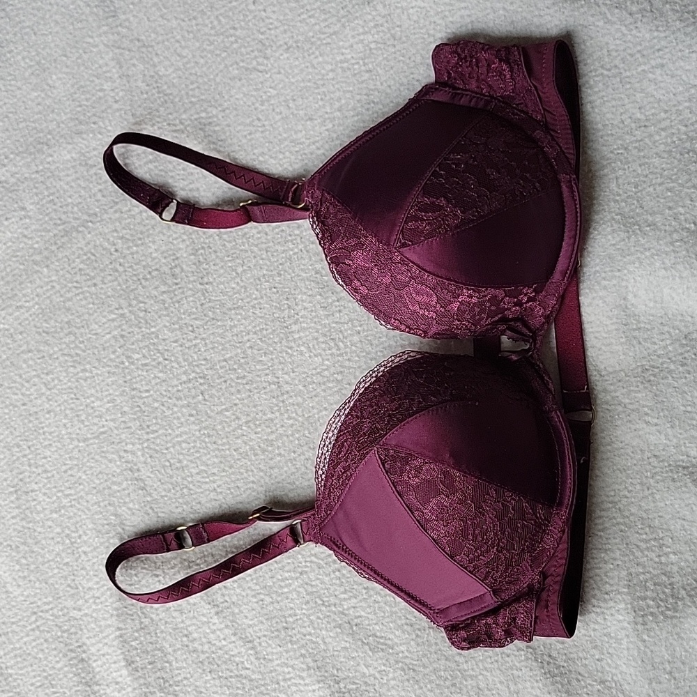 VS Lace and Satin Push-Up Bra